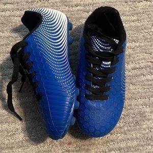 blue & black boys soccer shoes size 11.5